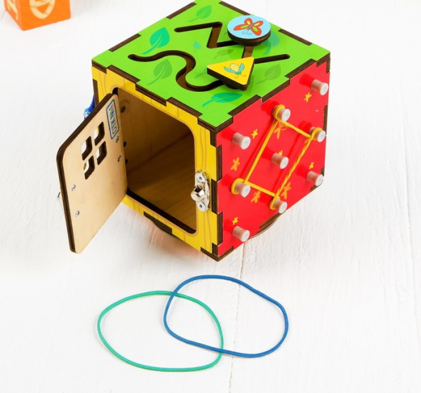 Развивающая игра «Бизи-кубик»