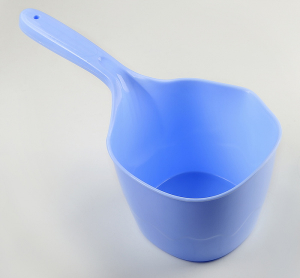 Ковш 2 л, пластм., цвет МИКС