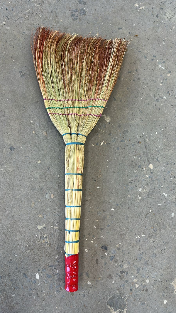 Веник трёхлучевой 3х прош, «Сорго Мечта-Т», 450г, 79 см с красной ручкой